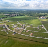 Geosan Development dokončil další etapu zasíťování v Choťánkách u Poděbrad. Na prodej zbývají poslední stavební parcely